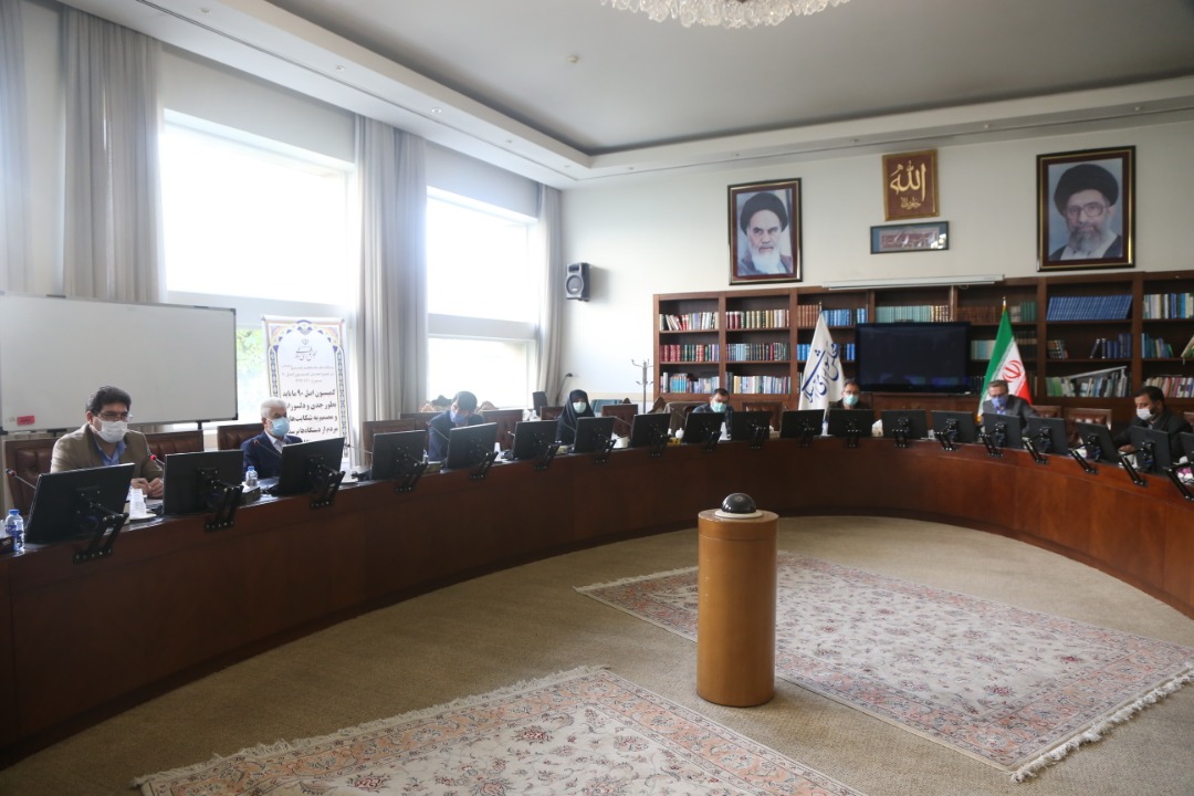 حضور دکتر همتی در کمیسیون بهداشت و درمان مجلس/ تاکید بر گسترش همگرایی‌های هلال‌احمر و کمیسیون بهداشت و درمان